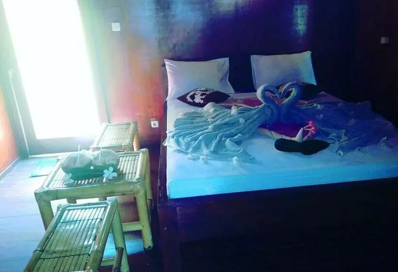 ユースホステル Lia Jaya Bungalows