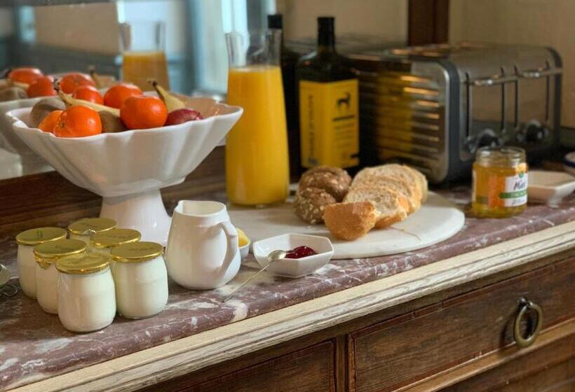 تختخواب و صبحانه Carcassonne Townhouse