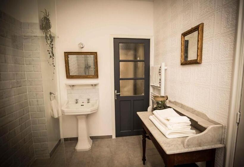 تختخواب و صبحانه Carcassonne Townhouse