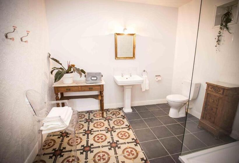 تختخواب و صبحانه Carcassonne Townhouse