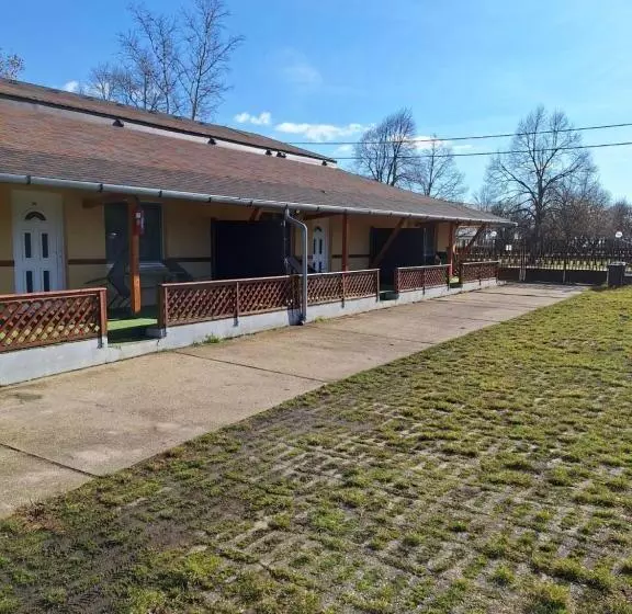 Aamiaismajoitus (B&B) Fenyő Panzió