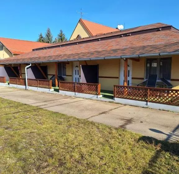 Aamiaismajoitus (B&B) Fenyő Panzió