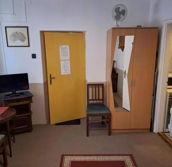 Aamiaismajoitus (B&B) Fenyő Panzió