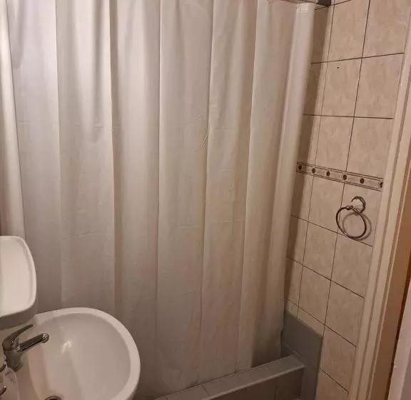 Aamiaismajoitus (B&B) Fenyő Panzió