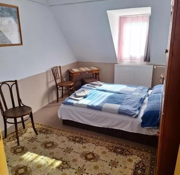 Aamiaismajoitus (B&B) Fenyő Panzió