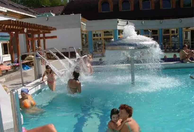 Aamiaismajoitus (B&B) Fenyő Panzió