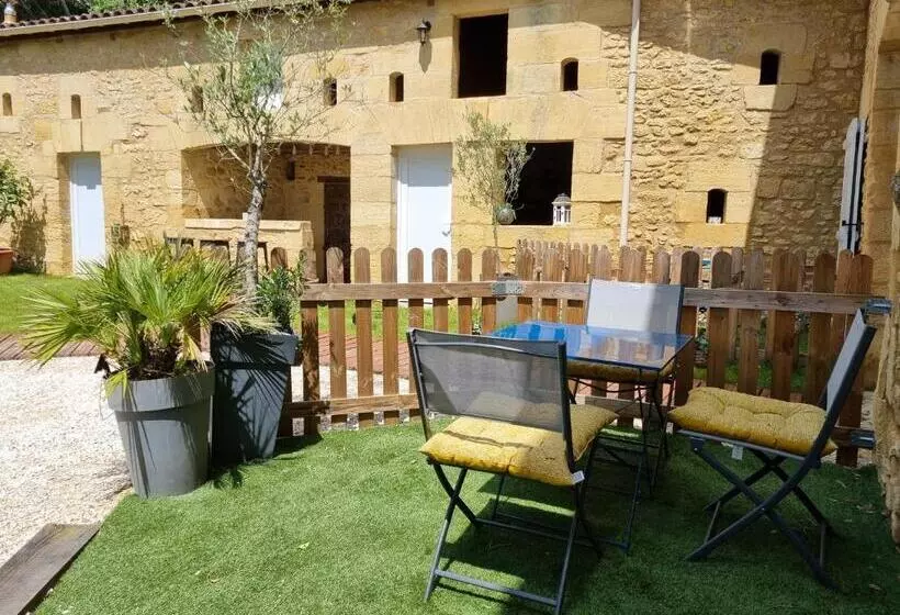 ベッドアンドブレックファースト Le Clos De La Canéda