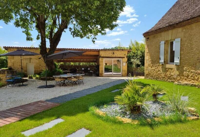 تختخواب و صبحانه Le Clos De La Canéda