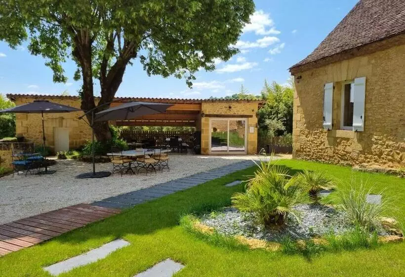 ベッドアンドブレックファースト Le Clos De La Canéda