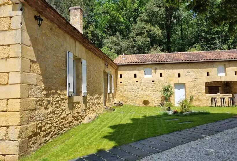 ベッドアンドブレックファースト Le Clos De La Canéda