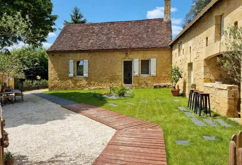 ベッドアンドブレックファースト Le Clos De La Canéda