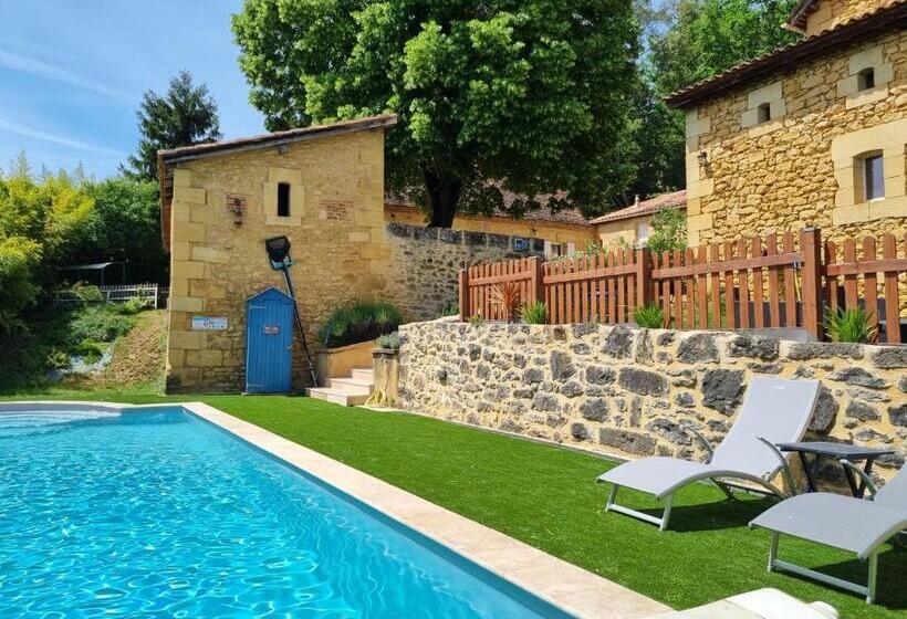 تختخواب و صبحانه Le Clos De La Canéda