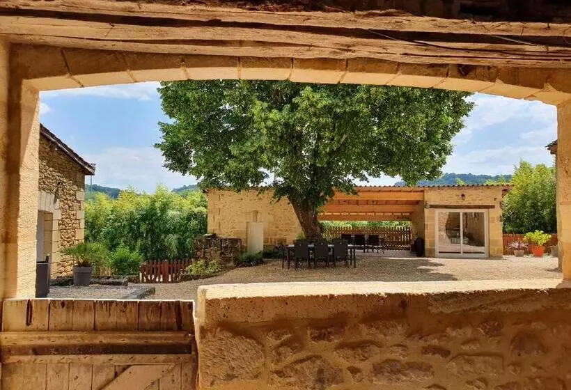 ベッドアンドブレックファースト Le Clos De La Canéda