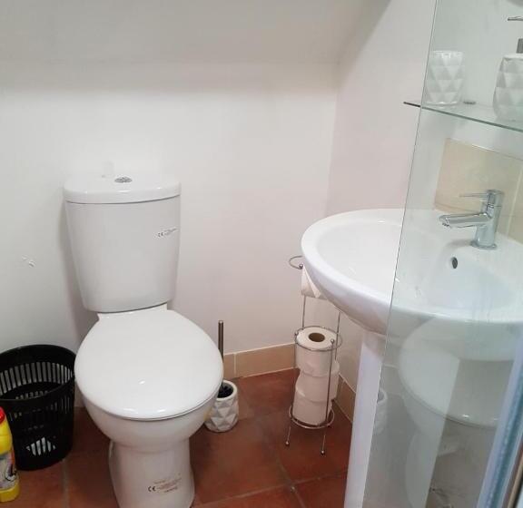 James John Hamilton House And Backpacker Hostel