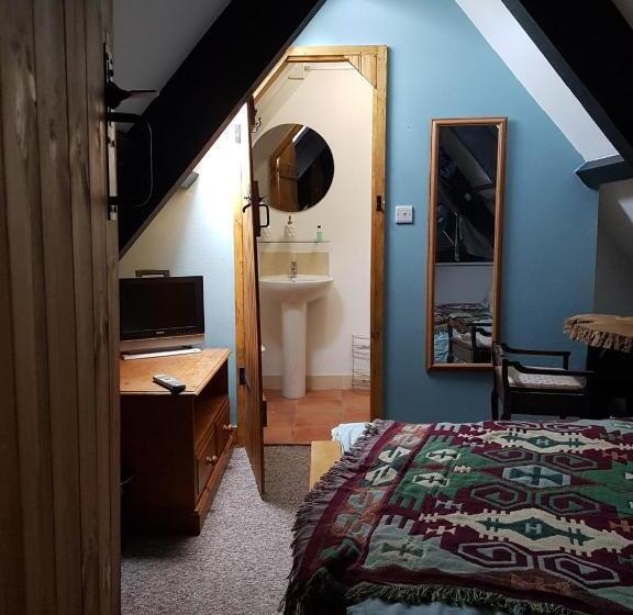 James John Hamilton House And Backpacker Hostel