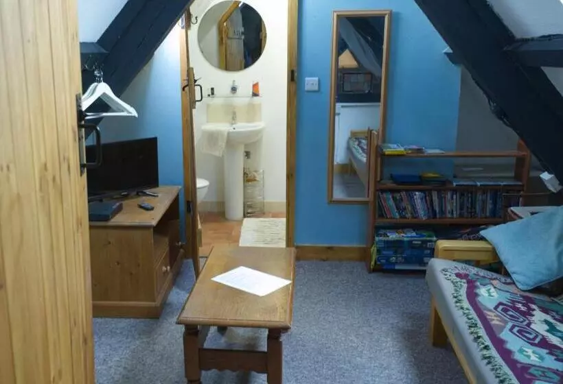 James John Hamilton House And Backpacker Hostel