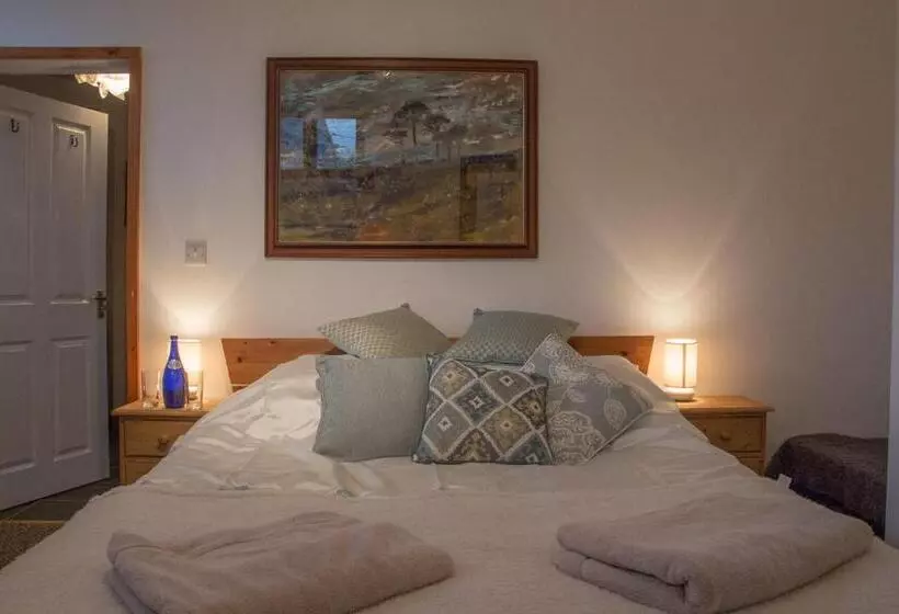 James John Hamilton House And Backpacker Hostel