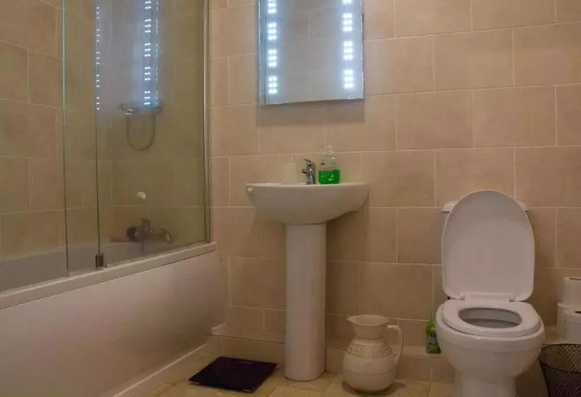 James John Hamilton House And Backpacker Hostel