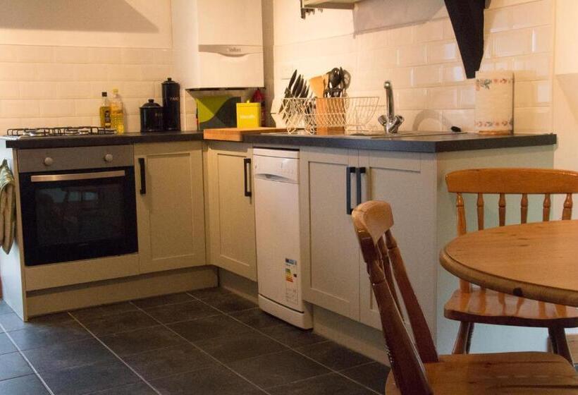 James John Hamilton House And Backpacker Hostel