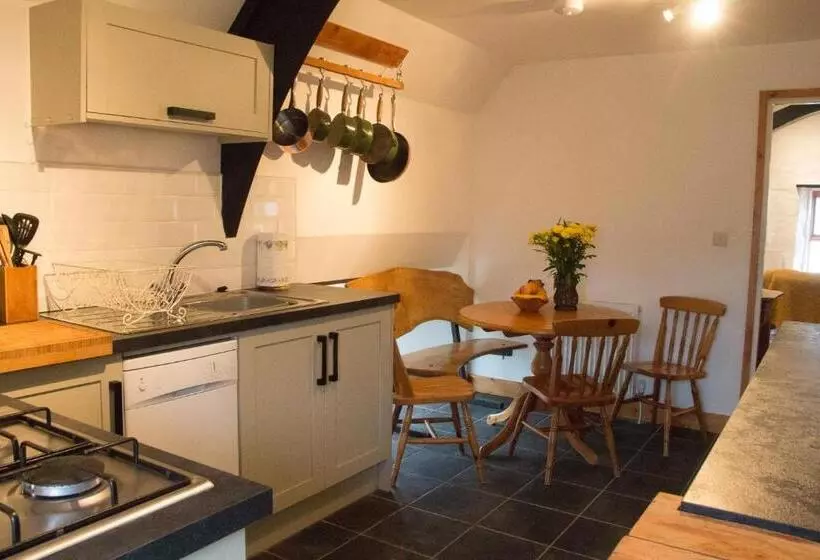 James John Hamilton House And Backpacker Hostel