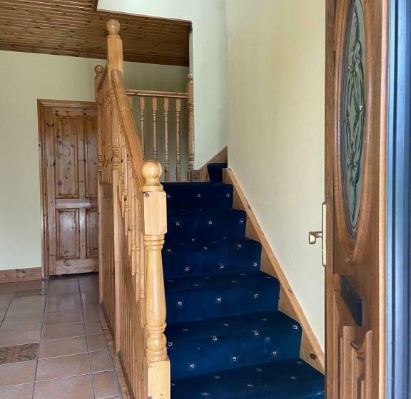 بنسيون Motorwaylodge Kilcoran Cahir E21rk60