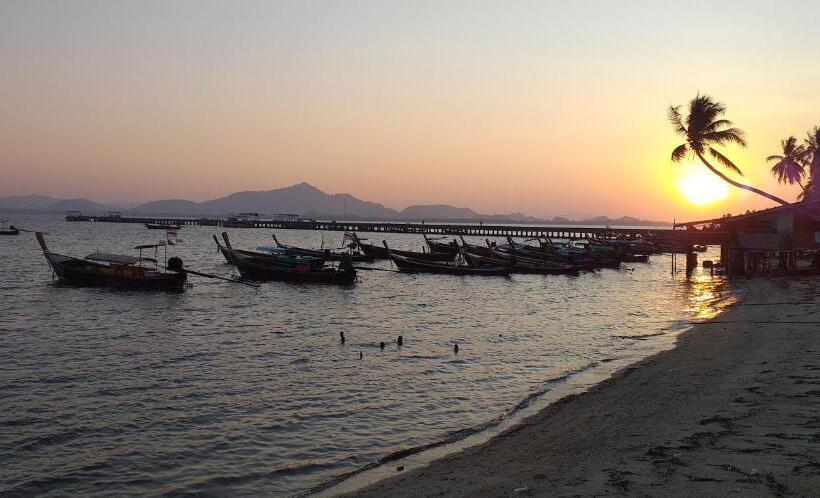 بنسيون Seaside Home