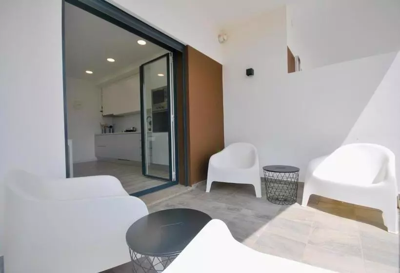 Sandra Apartment   Ferrel, Sunny Balcony, Shared Pool