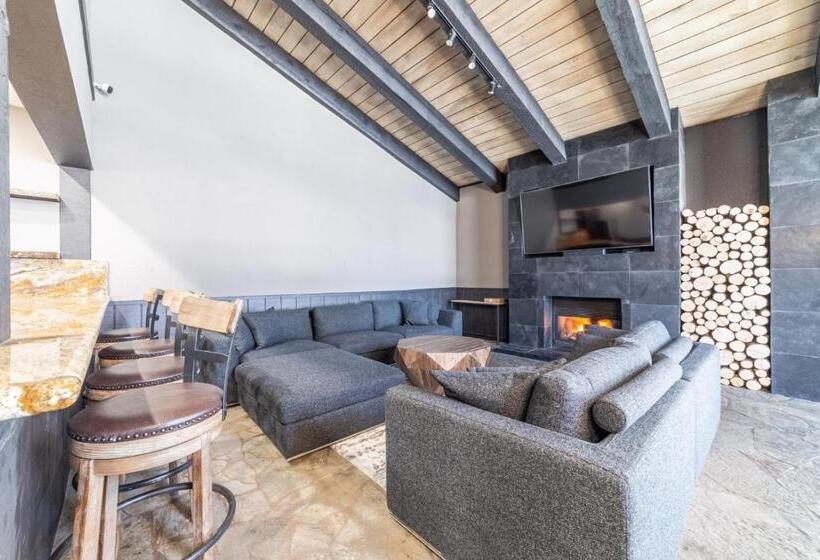 483 Steps To The Slopes Canyon Lodge Cozy Renovated Mammoth Townhome