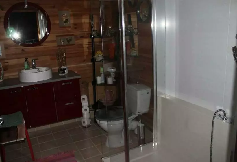 Aamiaismajoitus (B&B) Chambre D Hôtes Orchidees