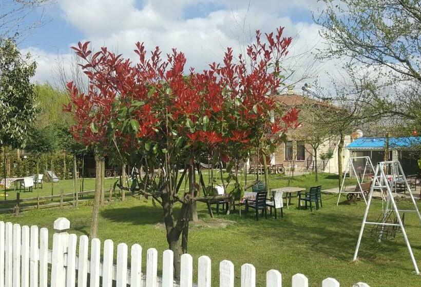 Отель Sapanca Atlı Köşk Konaklama