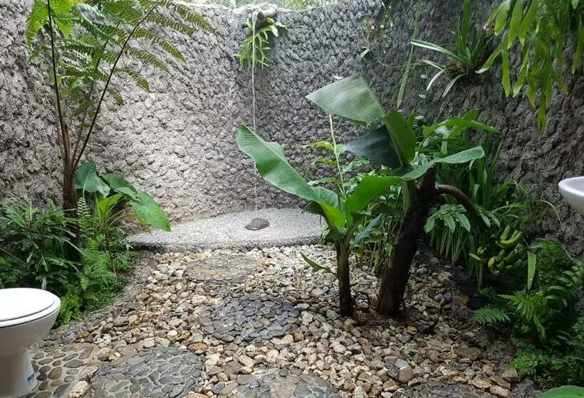 Majatalo Batu Kapal Guest House & Jungle Trekking