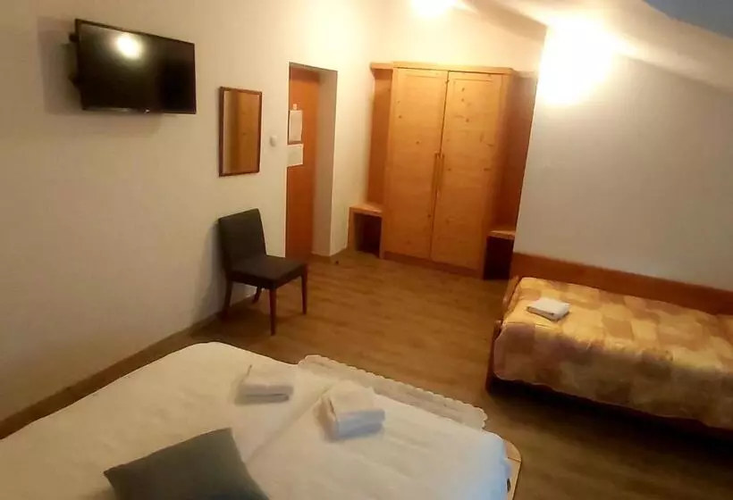 پانسیون Gostišče Jazbec   Idrsko   Kobarid