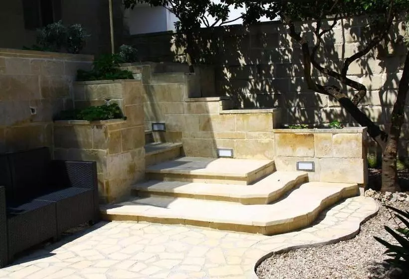 Majatalo Monterussi Bed And Breakfast