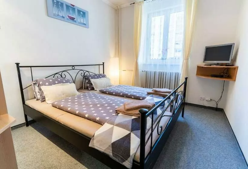 Majatalo Penzion Na Starém Náměstí