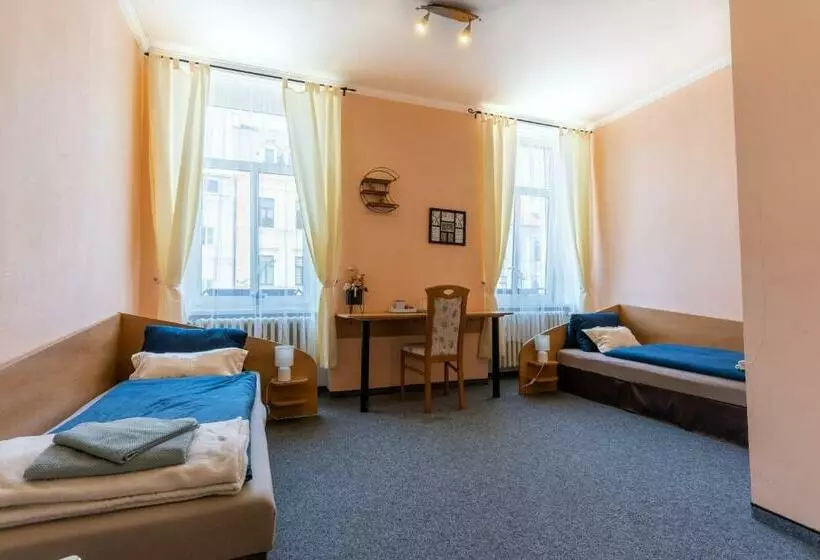 Majatalo Penzion Na Starém Náměstí