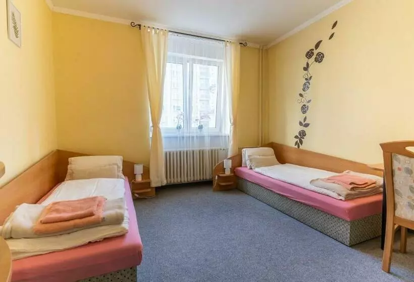 Majatalo Penzion Na Starém Náměstí