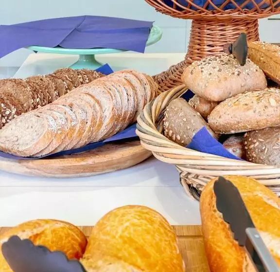 Retkeilymaja Risa Hotel Village   Engel & Kreuz