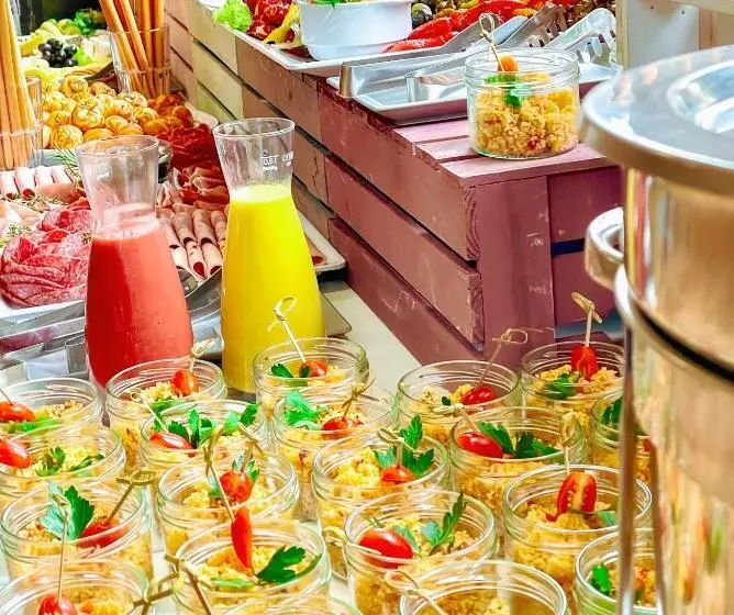 Retkeilymaja Risa Hotel Village   Engel & Kreuz