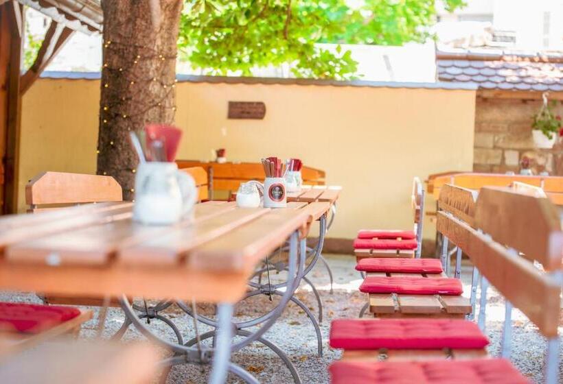 Общежитие Risa Hotel Village   Engel & Kreuz