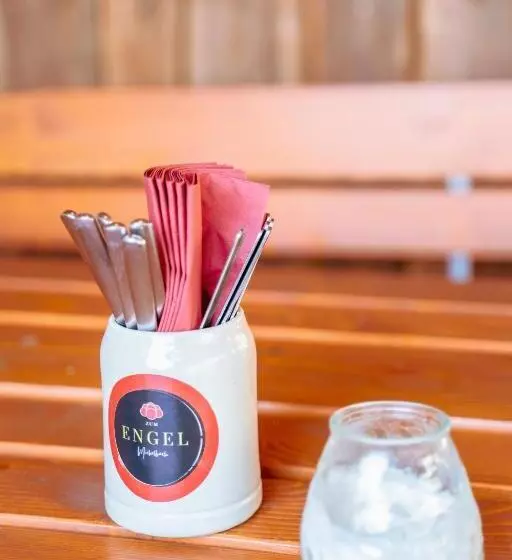 Retkeilymaja Risa Hotel Village   Engel & Kreuz