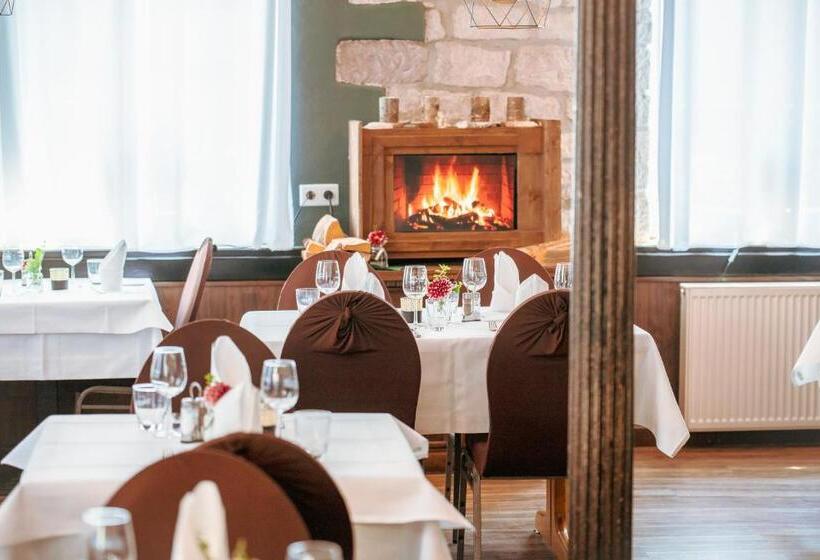 Общежитие Risa Hotel Village   Engel & Kreuz