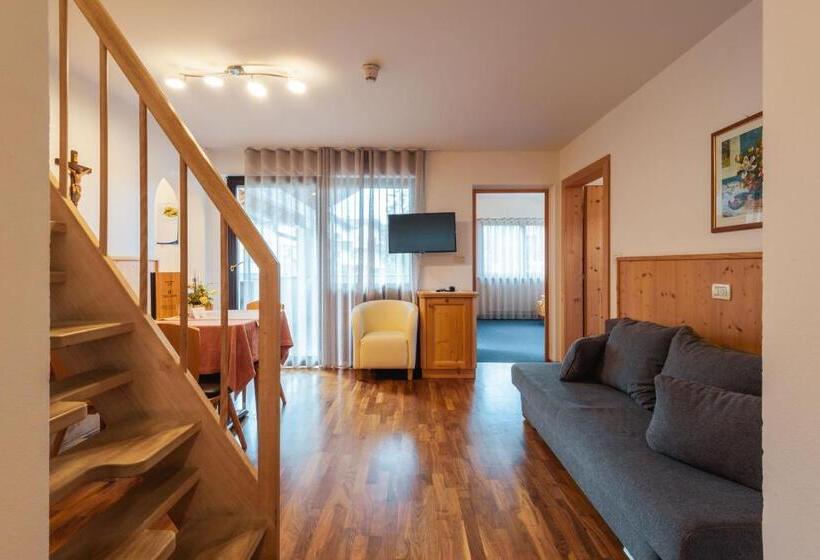 تختخواب و صبحانه Garni Residence Trocker