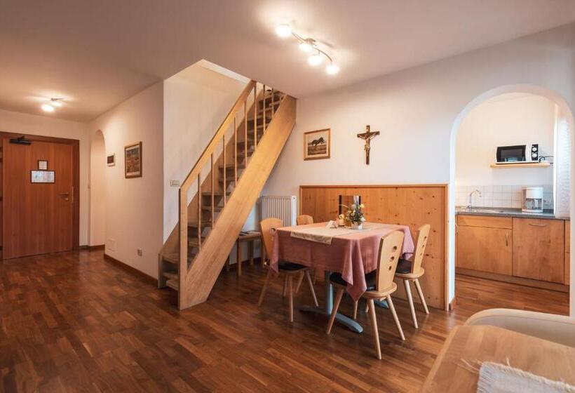 تختخواب و صبحانه Garni Residence Trocker