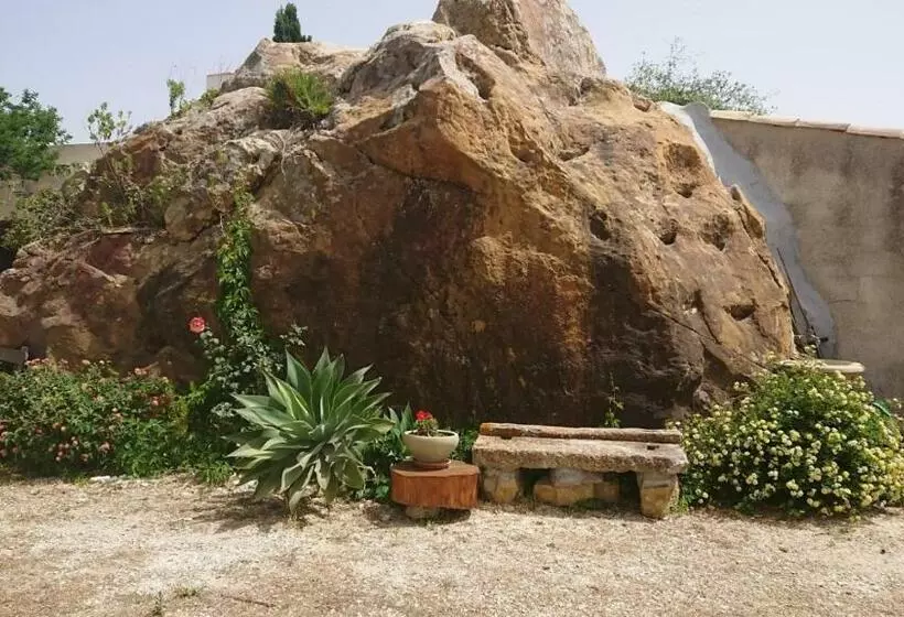 ベッドアンドブレックファースト Helimos Bed&breakfast Segesta Temple Castellammare