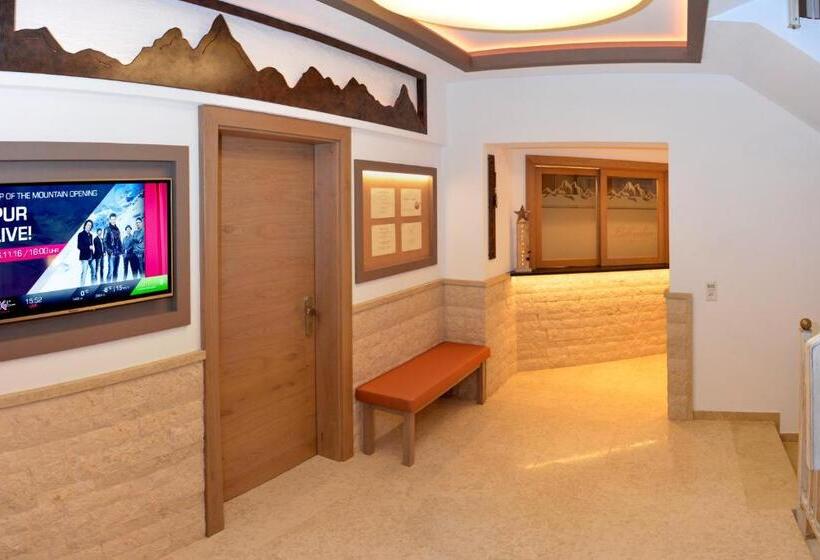 ホテル Garni Belvedere