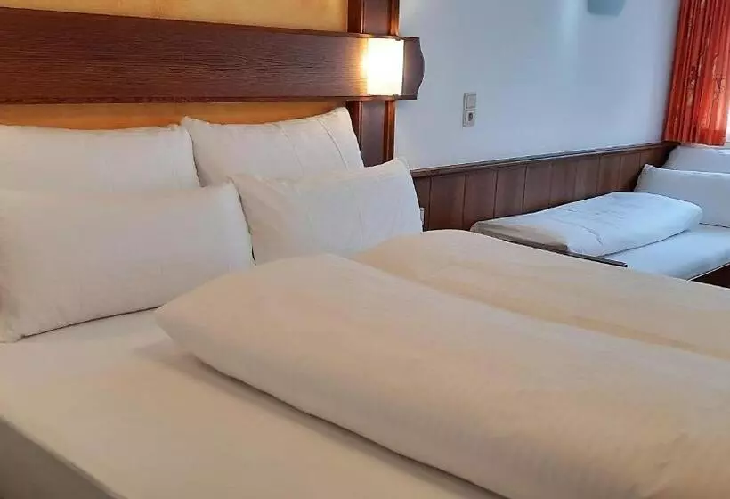 ホテル Garni Belvedere