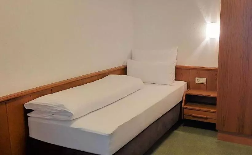 ホテル Garni Belvedere