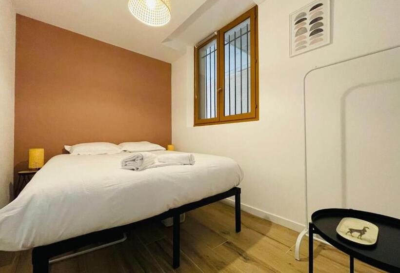 Le Chenonceau Charm And Softness From Tours