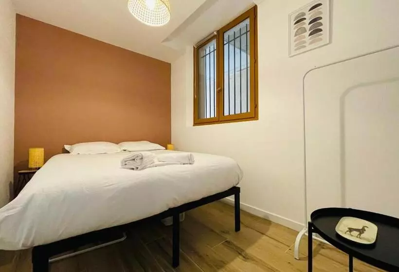 Le Chenonceau Charm And Softness From Tours