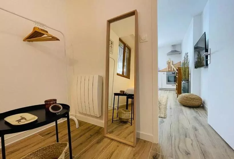 Le Chenonceau Charm And Softness From Tours